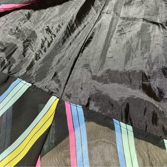 Asymmetrical striped skirt rainbow striped made in the 90s Size S-M - Picture 5 of 5